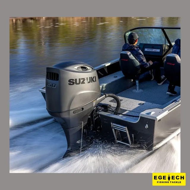 Suzuki DF150A Stealth 150 HP deniz motoru siyah gövde — alternatif görünüm
